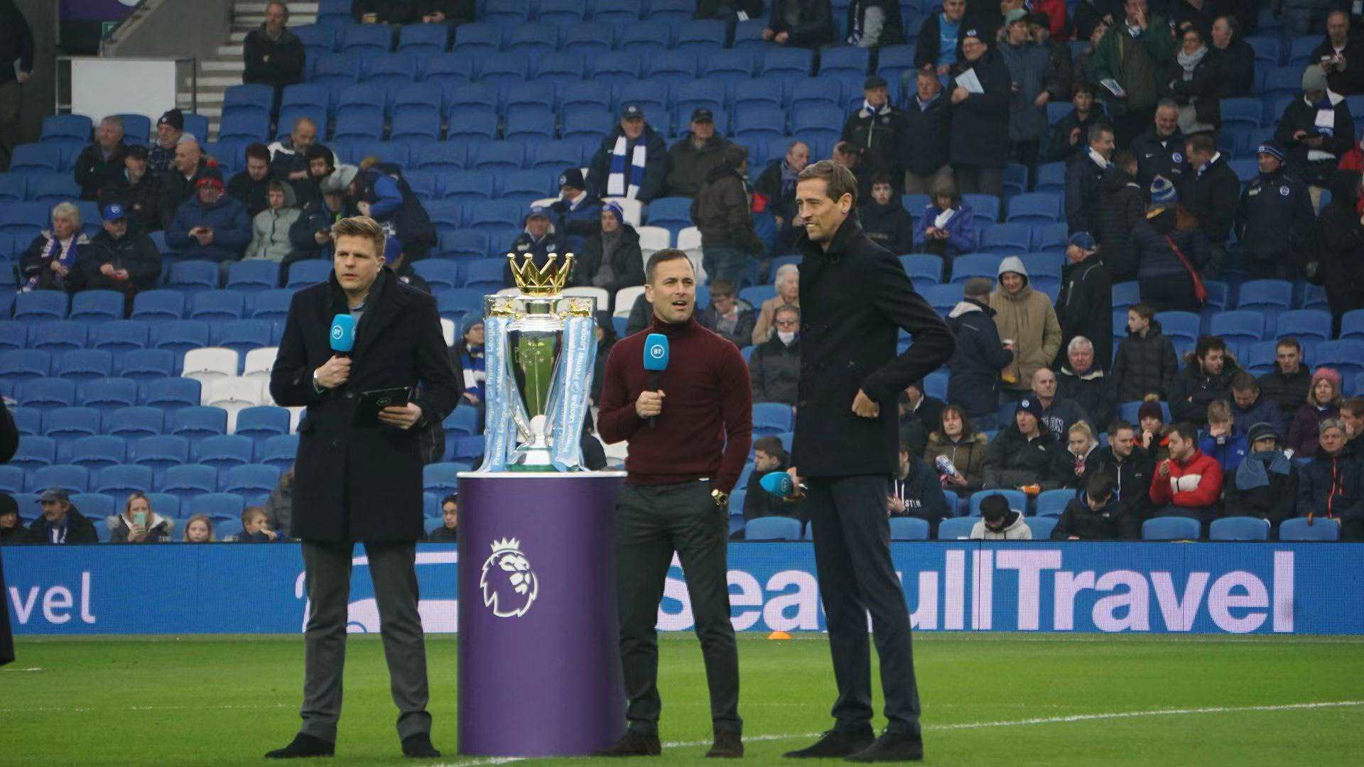 他在球场上 他在球场上