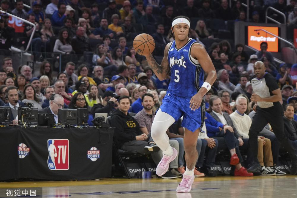 8场比赛中 8场比赛中