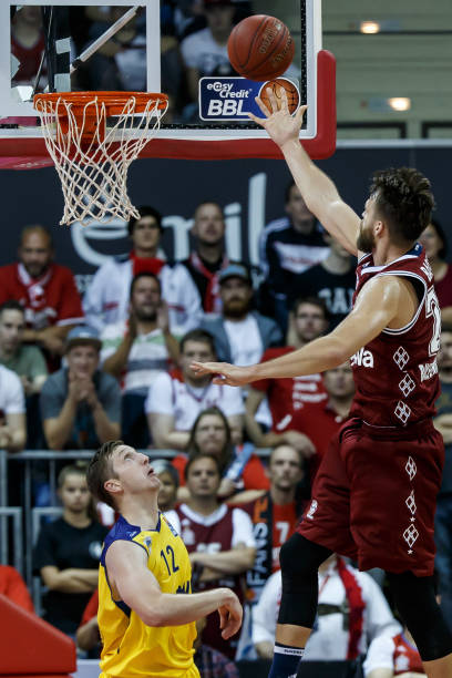 对于拉莫斯 对于拉莫斯