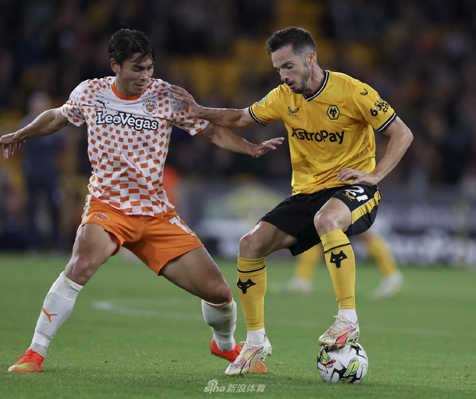 戏剧性的足 戏剧性的足